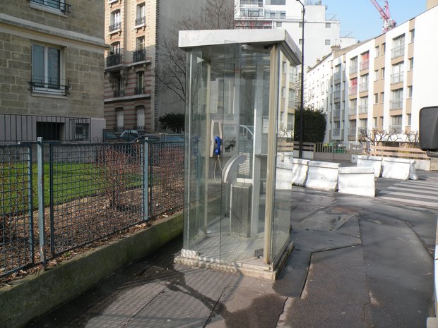 cabine téléphonique, style années 70